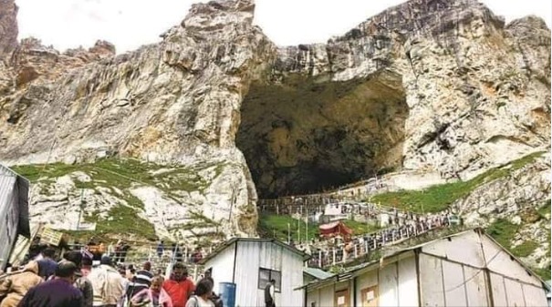 'Amarnath Yatra suspended from Pahalgam route due to bad weather conditions.'